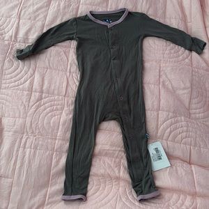 Kicker Pants. 9-12 Month. Grey. NWT. Poodle On Rear.